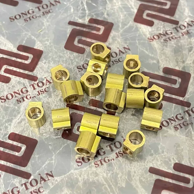 Sản phẩm cau dau ren trong m5 rong trong chen nhua bang dong dung cho o cam dien bang cong to 1 — Công Ty Cổ Phần Đầu Tư Sản Xuất Và Thương Mại (STG) Song Toàn — MST 2301096274