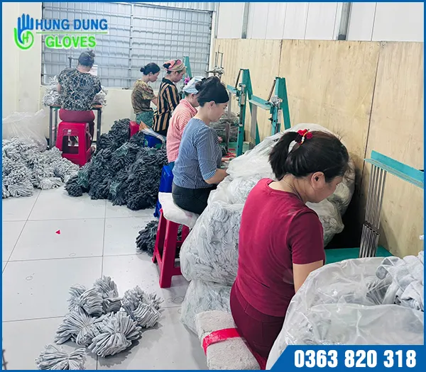Sản phẩm Nha xuong 1 — Găng Tay Hưng Dũng - Công Ty TNHH Sản Xuất Găng Tay Hưng Dũng — MST 2400799528
