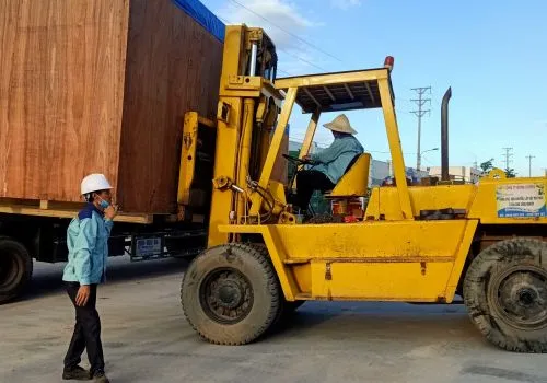 Sản phẩm 6_1 — Cho Thuê Xe Nâng Đông Dương - Công Ty TNHH Thương Mại Và Dịch Vụ Vận Tải Đông
Dương — MST 2400843008