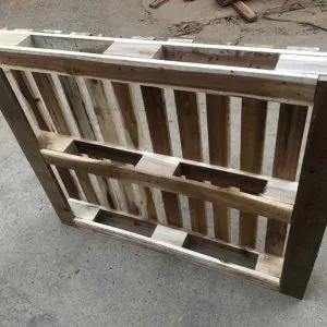 Sản phẩm Pallet van ep 1 300x300 — Pallet Gỗ Minh Công - Công Ty TNHH Sản Xuất Và Kinh Doanh Thương Mại Minh Công — MST 2500570837