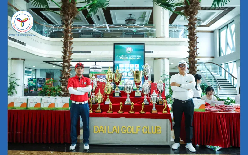 Sản phẩm Cup the thao cao cap 5 — Quà Tặng Năm Châu - Công Ty Cổ Phần Đầu Tư Sao Việt Vĩnh Phúc — MST 2500631303