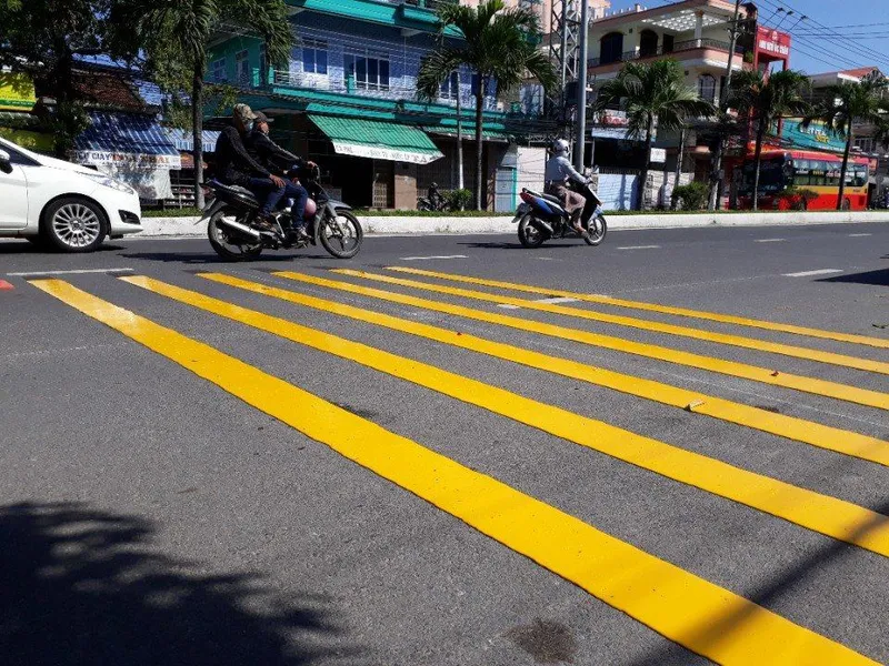 Sản phẩm son ke duong phuong tuan 2 4084 — Công Ty Cổ Phần Sơn Và Thiết Bị An Toàn Giao Thông Việt Nam — MST 2500701007