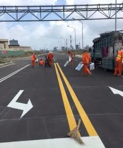 Sản phẩm thi cong son lot ke duong 247x296 — Công Ty Cổ Phần Sơn Và Thiết Bị An Toàn Giao Thông Việt Nam — MST 2500701007