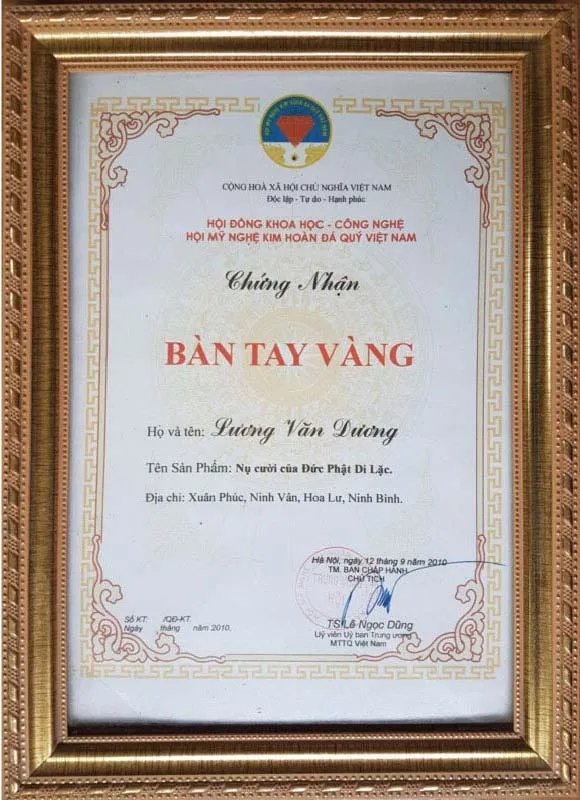 Sản phẩm ban tay vang 2 — Công Ty TNHH Một Thành Viên Đá Mỹ Nghệ Thiên Sơn — MST 2700601232