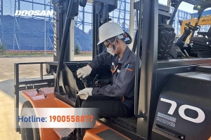 Sản phẩm 202310 cskh xe nang doosan viet nam 03 medium.jpg — Công Ty Cổ Phần Kỹ Thuật Dịch Vụ Thành Công — MST 2700638514