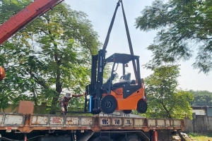 Sản phẩm 202311 ban giao xe nang dien co nho 1 5 tan ha noi image 2 medium.jpg — Công Ty Cổ Phần Kỹ Thuật Dịch Vụ Thành Công — MST 2700638514