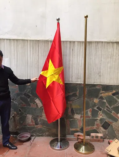 Sản phẩm cot co inox van phong 01 384x507 — Công Ty TNHH Đầu Tư Và Phát Triển Sài Gòn Flag — MST 2700905375