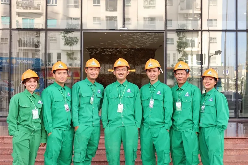 Sản phẩm nhan vien ky thuat ve sinh cong nghiep tai nha trang 1 — Công Ty TNHH Dịch Vụ Thương Mại 36 Hoàn Mỹ — MST 2802405276