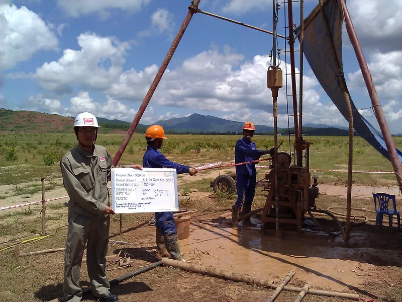 Sản phẩm Slide 9 — Công Ty Cổ Phần Đầu Tư Và Xây Dựng An Phú Vina — MST 2802485465