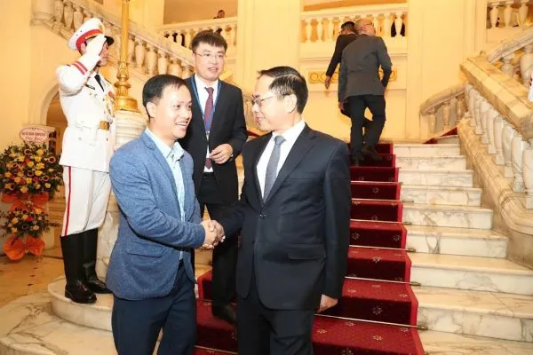 Sản phẩm z6320124222381_927c9442d6b10952e70687b18bba587e 600x400 — Công Ty TNHH Hồ Hoàn Cầu — MST 2900770012