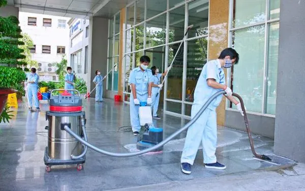 Sản phẩm ve sinh cong nghiep — Công Ty TNHH Thương Mại Và Dịch Vụ Tổng Hợp Gia Hưng — MST 2901738117