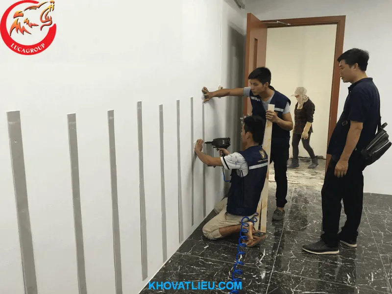 Sản phẩm mach ban cach op tuong nhua dung chuan va lien he _luca — Công Ty Cổ Phần Luca Group — MST 2901899805