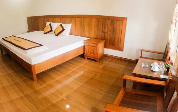 Sản phẩm Khach san Quang Binh Dong Hoi Phong doi a1 600x380 — Khách Sạn Hòa Bình — MST 3100303885