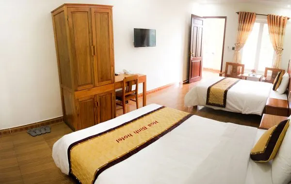 Sản phẩm Khach san Quang Binh Dong Hoi Phong hai a2 600x380 — Khách Sạn Hòa Bình — MST 3100303885