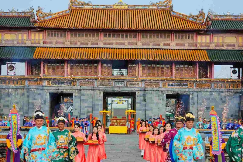 Sản phẩm Su thay doi cua le ban soc duoi thoi vua minh mang — Công Ty TNHH Du Lịch Sovaba — MST 3101099382