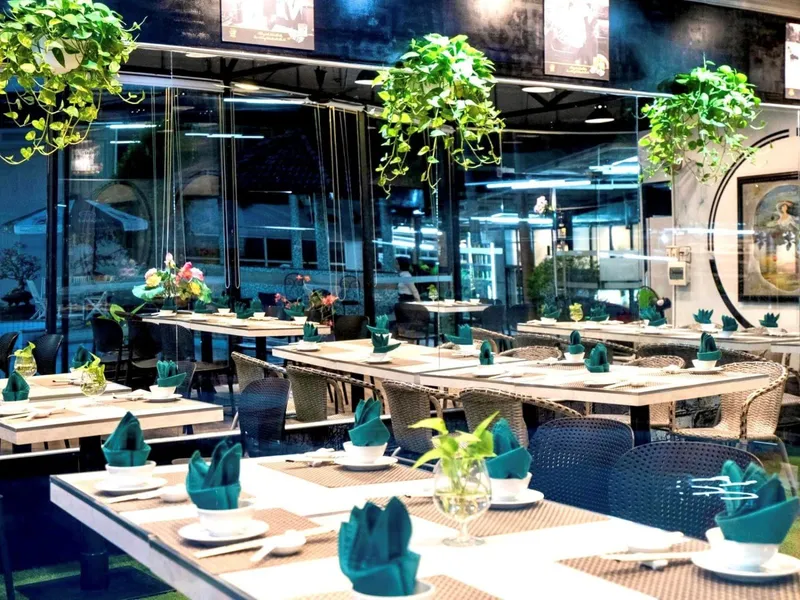 Sản phẩm Poolview — Park View Hotel - Công Ty TNHH Du Lịch Bến Thành - Phú Xuân — MST 3300351621