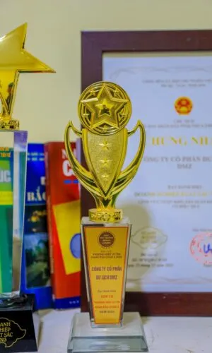 Sản phẩm z5714652788012_ee956a5ebc04abae762de6d0ae8bc6c3 300x500 — Công Ty Cổ Phần Du Lịch DMZ — MST 3300560304