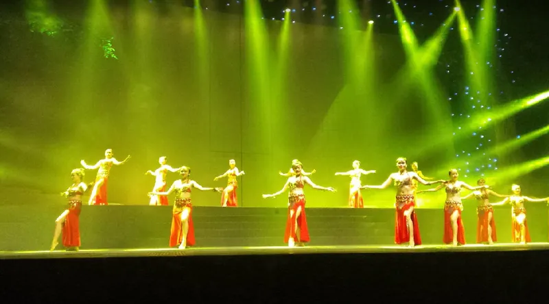 Sản phẩm Ve charming show 2 — Huế Smile Travel - Công Ty TNHH Thương Mại Và Du Lịch Nụ Cười Huế — MST 3301089511