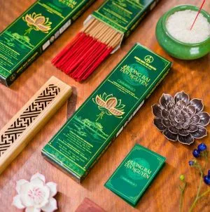 Sản phẩm dacsanhuecodo.com san pham ocop mua dac san hue qua hue chinh hang huong sach tan nguyen huong tram cao cap BH80CN A 300x302 — Công Ty Trách Nhiệm Hữu Hạn Một Thành Viên Tân Nguyên — MST 3301179405
