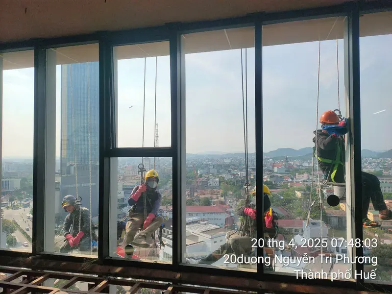 Sản phẩm z6522603949164_de577310de9ba278b2d0d7382caf2b16 — Vệ Sinh Công Nghiệp Không Gian Sạch - Công Ty TNHH MTV Dịch Vụ Vệ Sinh Công
Nghiệp Không Gian Sạch — MST 3301621768