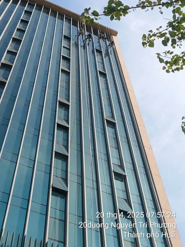 Sản phẩm z6522603954593_dcaa8167d2988b80d19c134881d096d3 — Vệ Sinh Công Nghiệp Không Gian Sạch - Công Ty TNHH MTV Dịch Vụ Vệ Sinh Công
Nghiệp Không Gian Sạch — MST 3301621768