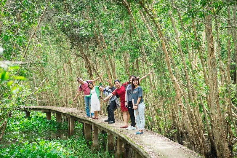 Sản phẩm lang noi tan lap hoang khoi travel — Công Ty TNHH Truyền Thông Sự Kiện Và Du Lịch Bờ Cát Vàng — MST 3401075664