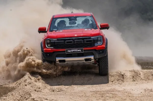 Sản phẩm ford tung bo ba dong co lon cong suat manh khi thai euro5 vo tu voi xang e10 3941778553807 — Công Ty CP Dịch Vụ Ô Tô Bình Thuận — MST 3401155091