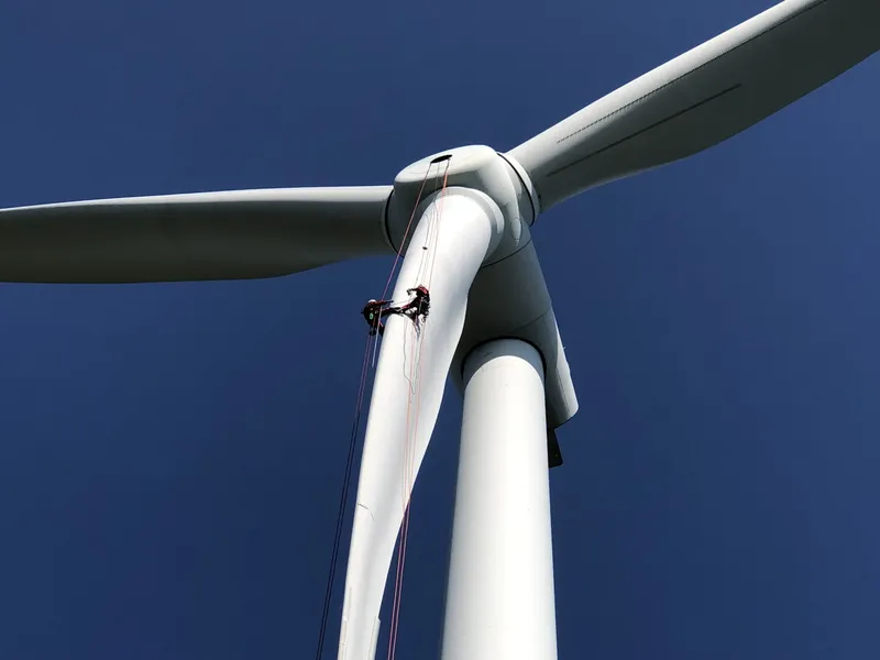 Sản phẩm Extending the Lifespan of Wind Turbines 1 scaled — Công Ty CP Kỹ Thuật Chống Ăn Mòn Glocoating Việt Nam — MST 3500799410