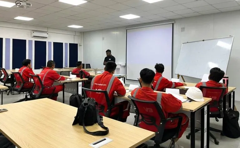 Sản phẩm vivablast training class wind blade technician 2 min 768x476 — Công Ty CP Kỹ Thuật Chống Ăn Mòn Glocoating Việt Nam — MST 3500799410