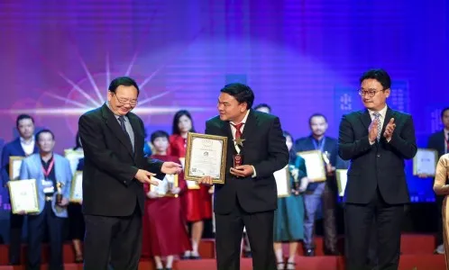 Sản phẩm 1654778299 z3475996144599_24e889e2498f4da01cb209f1ae93e9b8 — Ngói Nhật Kamaki - Công Ty TNHH Đặng Quân — MST 3501497275