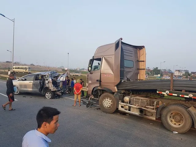 Sản phẩm 1541434295_luixetrencaotoc — Công Ty TNHH Vận Tải Thương Mại Dịch Vụ Trường An Phát — MST 3502212035
