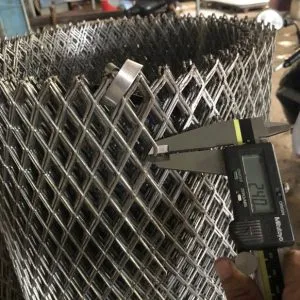 Sản phẩm luoi mat cao sat 2 300x300 — Công Ty TNHH Thép Shang Kai Việt Nam — MST 3502377397