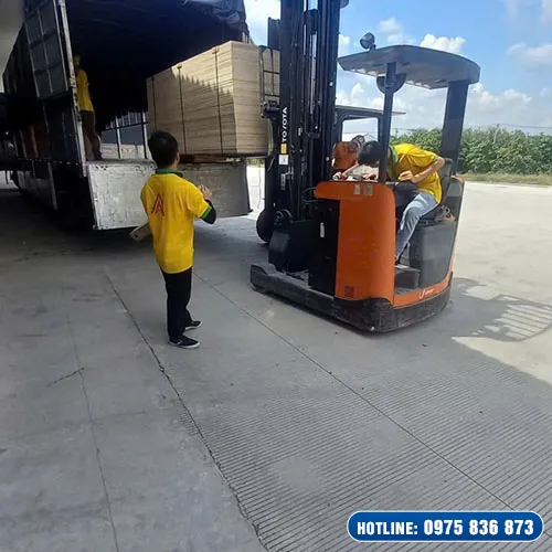 Sản phẩm xe thung bat (7) — Công Ty TNHH Thương Mại Và Dịch Vụ Vận Tải Long Phát — MST 3502484511
