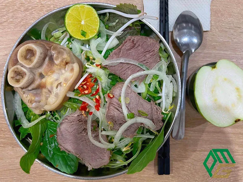 Sản phẩm bun bo trong suat an cong nghiep 2 — Suất ăn Công Nghiệp Phú Mỹ Gold - Công Ty CP Dịch Vụ Và Thương Mại Phú Mỹ Gold — MST 3502487167