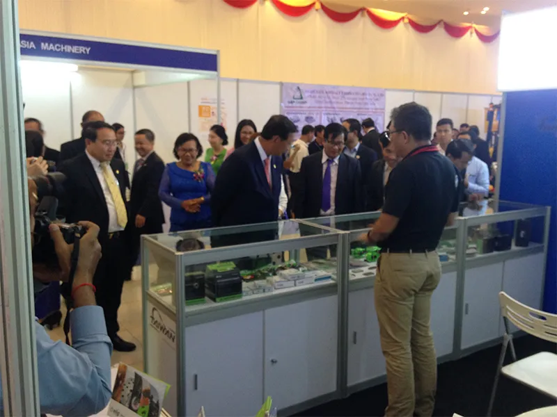 Sản phẩm lanh dao cap cao campuchia tham quan san pham tai gian hang elig — Công Ty Trách Nhiệm Hữu Hạn Jaan-E — MST 3600813482