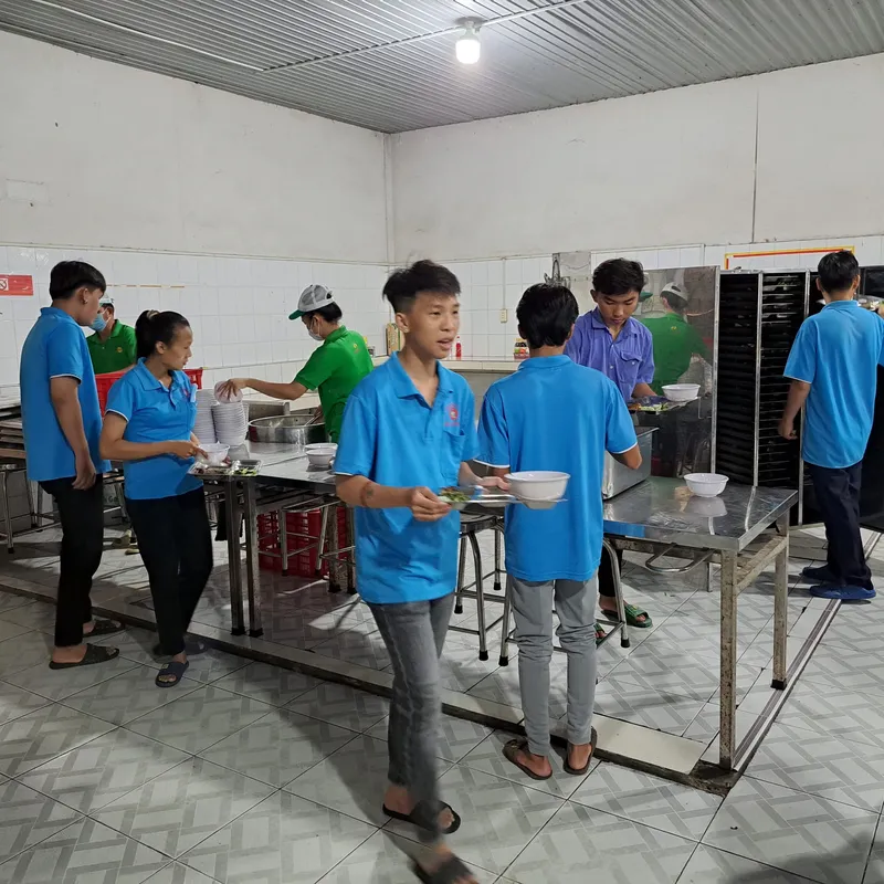 Sản phẩm Dong Tien Food 3 scaled — Suất Ăn Công Nghiệp Đông Tiến - Công Ty TNHH MTV Đông Tiến — MST 3600891089
