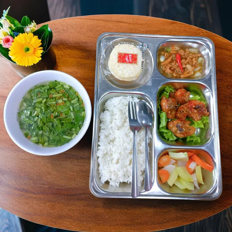 Sản phẩm Suat an cong nghiep TH Food 16 — Suất Ăn Công Nghiệp Đông Tiến - Công Ty TNHH MTV Đông Tiến — MST 3600891089