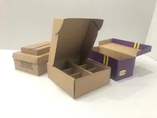 Sản phẩm hop carton — Bao Bì Carton Phú Vinh Phúc - Công Ty TNHH Một Thành Viên Sản Xuất Thương Mại
Giấy Phú Vinh Phúc — MST 3603122733