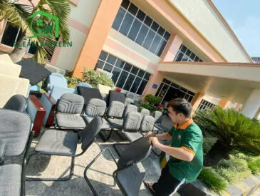 Sản phẩm dich vu giat ghe van phong 365x275 — Công Ty TNHH Giải Pháp Sạch Và Xanh — MST 3603215402