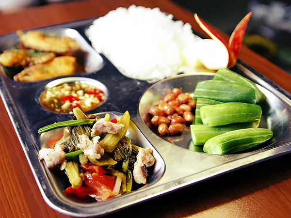 Sản phẩm Suat an cong nghiep (2) — Suất Ăn Phát Thành Catering - Công Ty TNHH Thực Phẩm Hiệp Phát Thành Catering — MST 3603443208