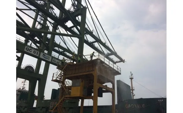 Sản phẩm cang quoc te 5413.JPG — Vệ Sinh Công Nghiệp Đại Quang - Công Ty TNHH Kỹ Thuật Xây Dựng Vệ Sinh Công
Nghiệp Đại Quang — MST 3603495460