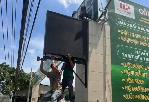 Sản phẩm lam hop den quang cao — Công Ty TNHH Nguyễn Gia Phát NT Group — MST 3603607216