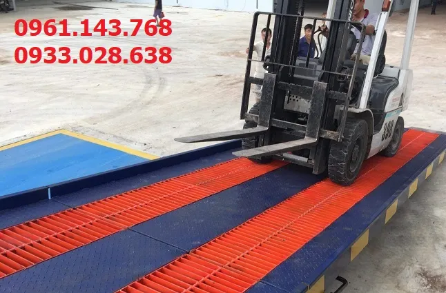 Sản phẩm cau len container — Thiết Bị Nâng Hạ Nhật Huy - Công Ty TNHH Thiết Bị Công Nghiệp Nhật Huy — MST 3603634918