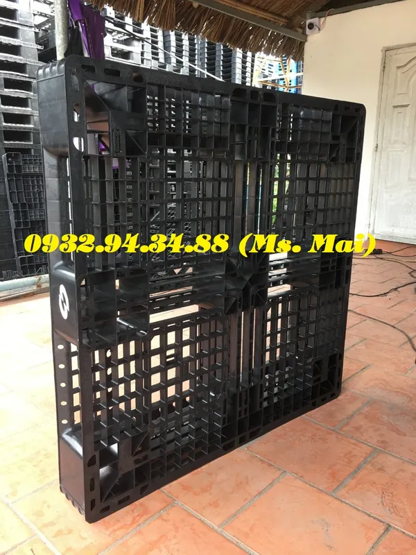 Sản phẩm pallet nhua cu 1100x1100x150mm mau den (3)595892682955 — Công Ty TNHH Sản Xuất Thương Mại Dịch Vụ Mai Phát — MST 3603840276