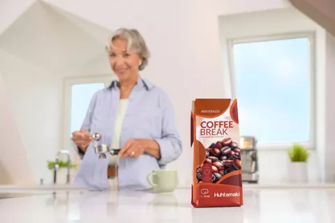 Sản phẩm medium_huhtamakicoffeesoftpackgroundcoffee_lifestyleelderlyeuropeanwoman_20233.jpg?format=webp&width=480 — Huhtamaki (Việt Nam) - Công Ty TNHH Huhtamaki (Việt Nam) — MST 3700495434