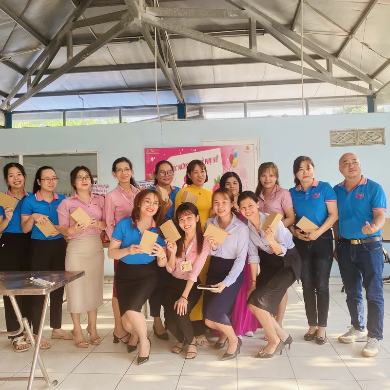 Sản phẩm quoc te phu nu 2 dnvpack 5756 — Công Ty CP Bao Bì Đông Nam Việt — MST 3700538504
