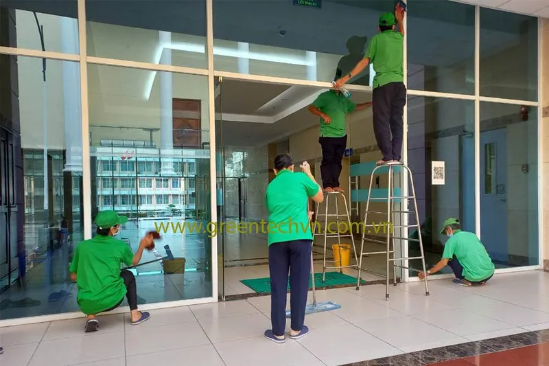 Sản phẩm Dich vu ve sinh nha cua — Công Ty Cổ Phần Dịch Vụ Công Nghệ Xanh — MST 3700798196