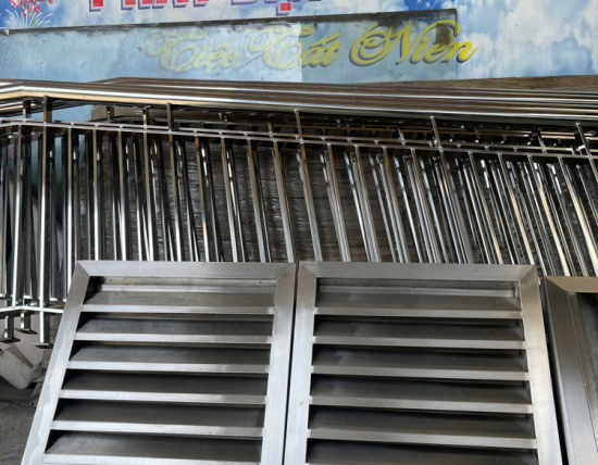 Sản phẩm cua chop inox phat dat thanh 1763174483.jpg — Inox Phát Đạt Thanh - Công Ty TNHH Sản Xuất Thương Mại Dịch Vụ Phát Đạt Thanh — MST 3701670657