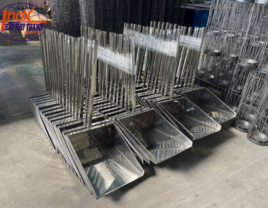 Sản phẩm ki hot rac gia cong theo yeu cau 1764149055.jpg — Inox Phát Đạt Thanh - Công Ty TNHH Sản Xuất Thương Mại Dịch Vụ Phát Đạt Thanh — MST 3701670657