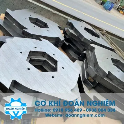 Sản phẩm dao may nghien rac a0886f28 — Cơ Khí Đoàn Nghiêm - Công Ty TNHH Sản Xuất Thương Mại Cơ Khí Đoàn Nghiêm — MST 3701834383